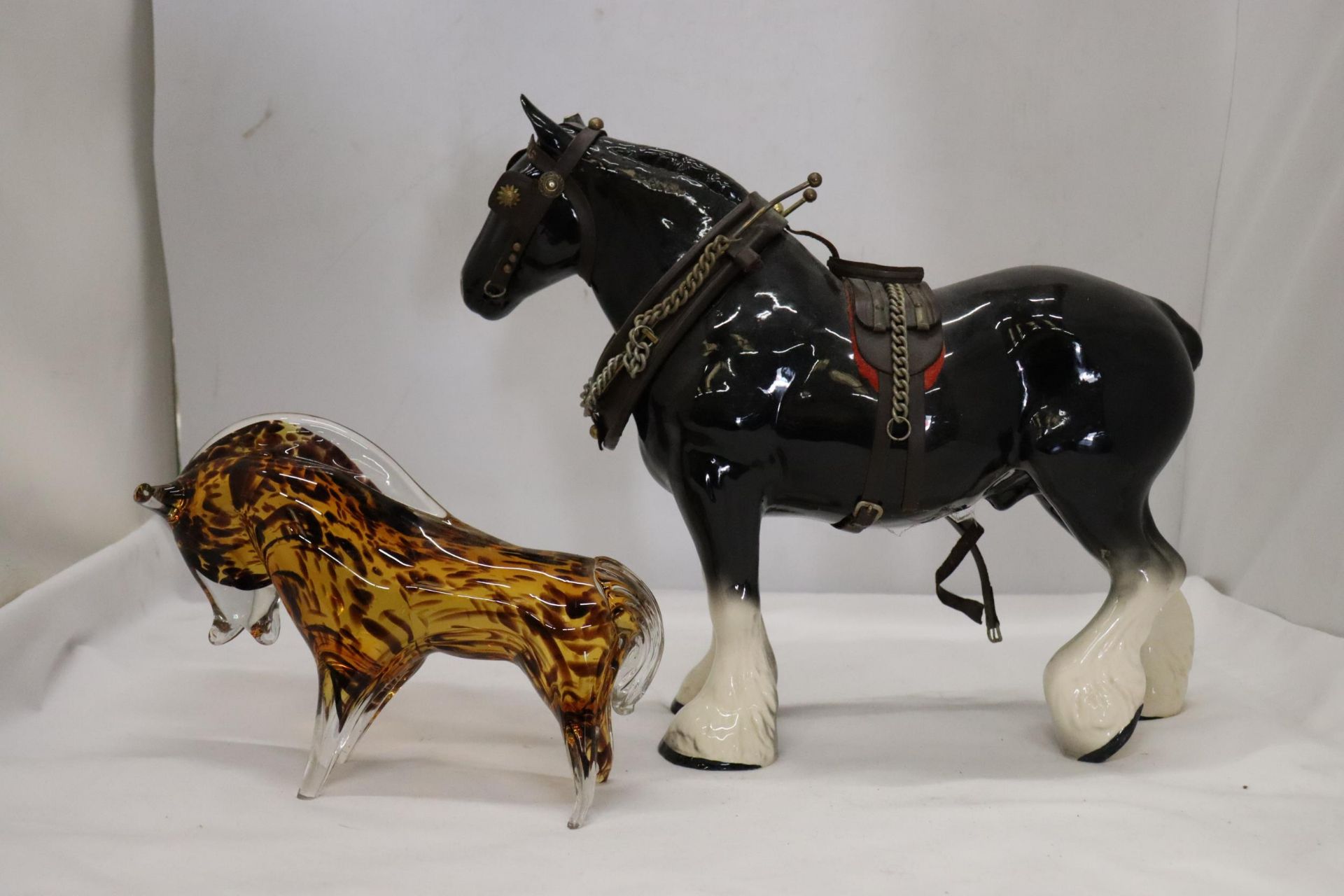 A LARGE SHIRE HORSE WITH HARNESS PLUS A HEAVY GLASS 'TORTOISESHELL' BULL - Image 6 of 9