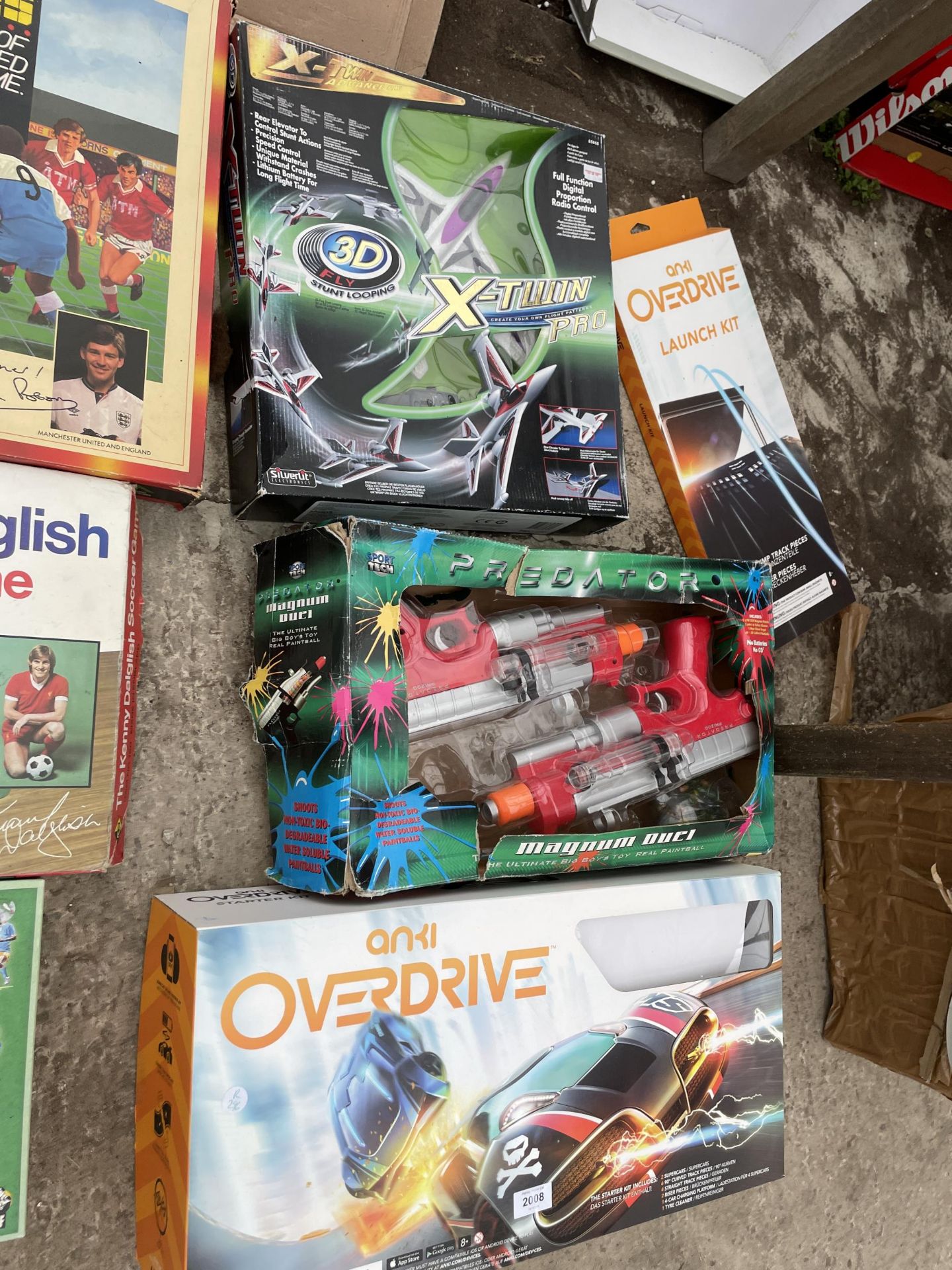 AN ASSORTMENT OF TOYS AND GAMES TO INCLUDE THE KENNY DALGLISH SOCCER GAME, ANKI OVERDRIVE AND A - Image 3 of 3