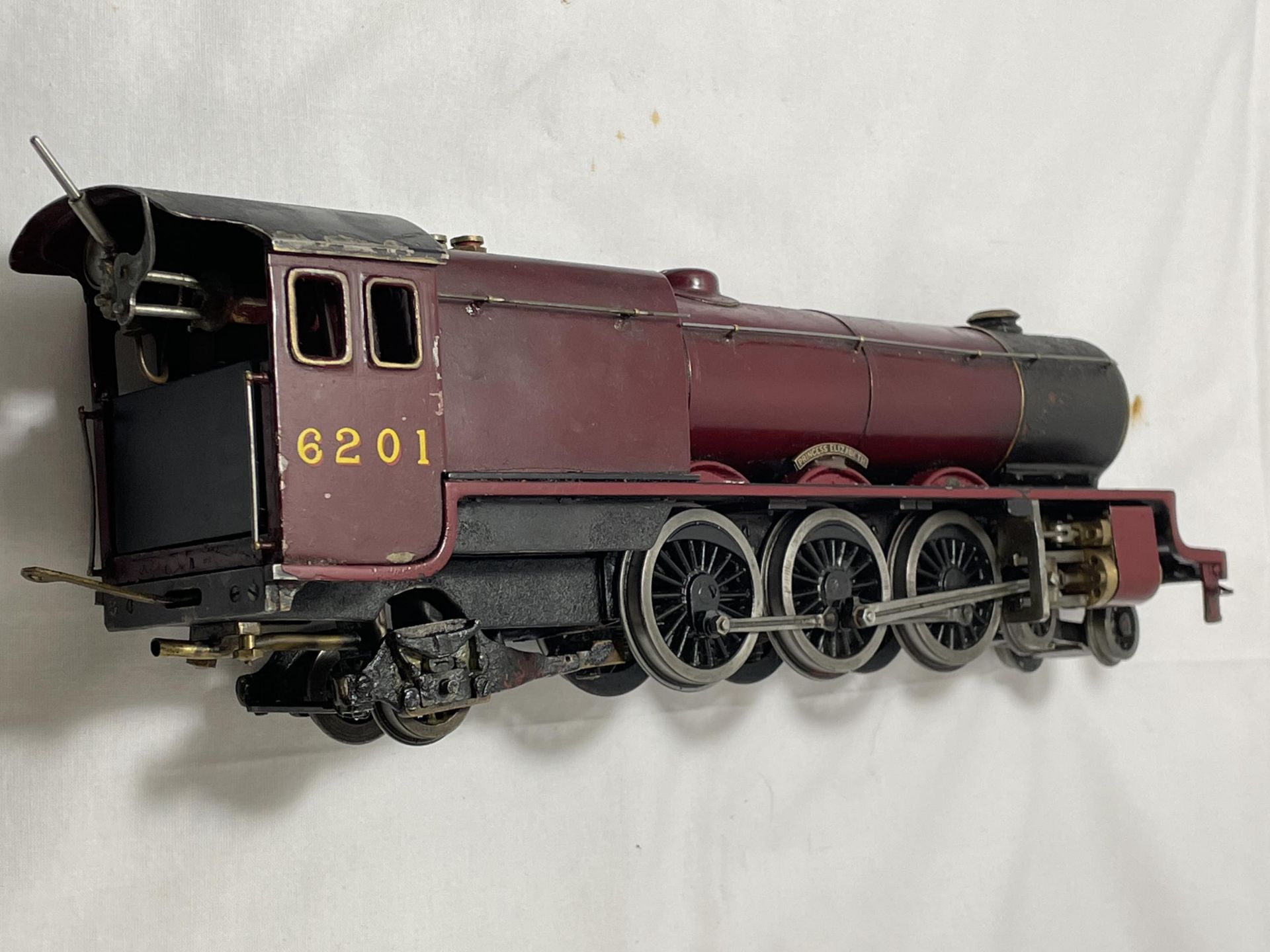 A SCRATCH BUILT LIVE STEAM 30 MM GAUGE 4-6-2 MODEL RAILWAY LOCOMOTIVE NUMBER 6201 IN MAROON AND - Image 2 of 5
