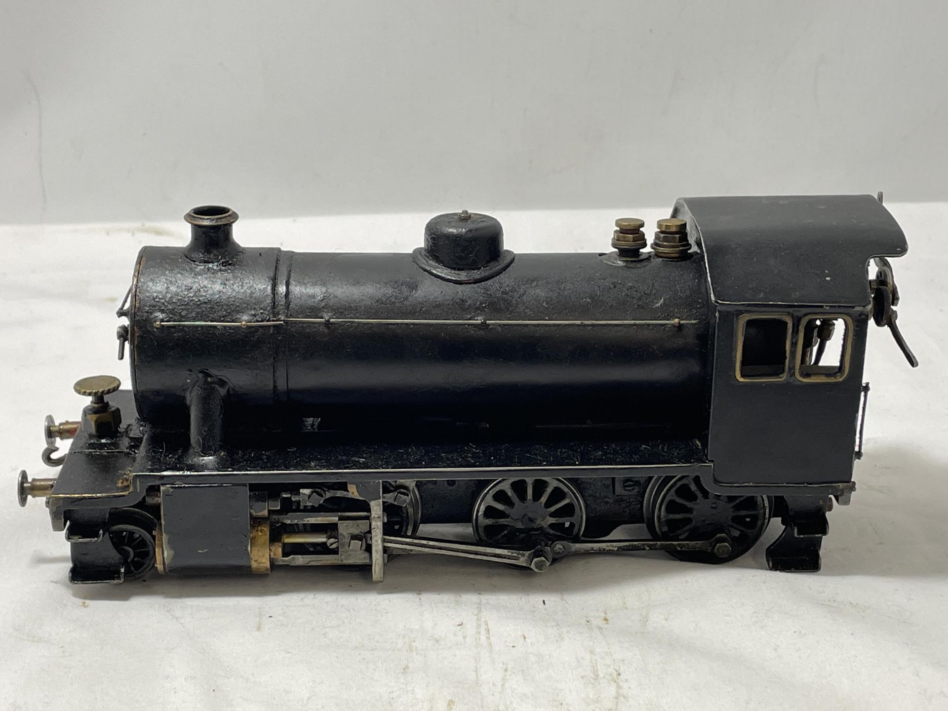 A SCRATCH BUILT LIVE STEAM 30 MM GAUGE 2-6-0 MODEL RAILWAY LOCOMOTIVE IN BLACK LIVERY LENGTH 24