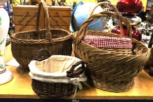 FOUR WICKER BASKET