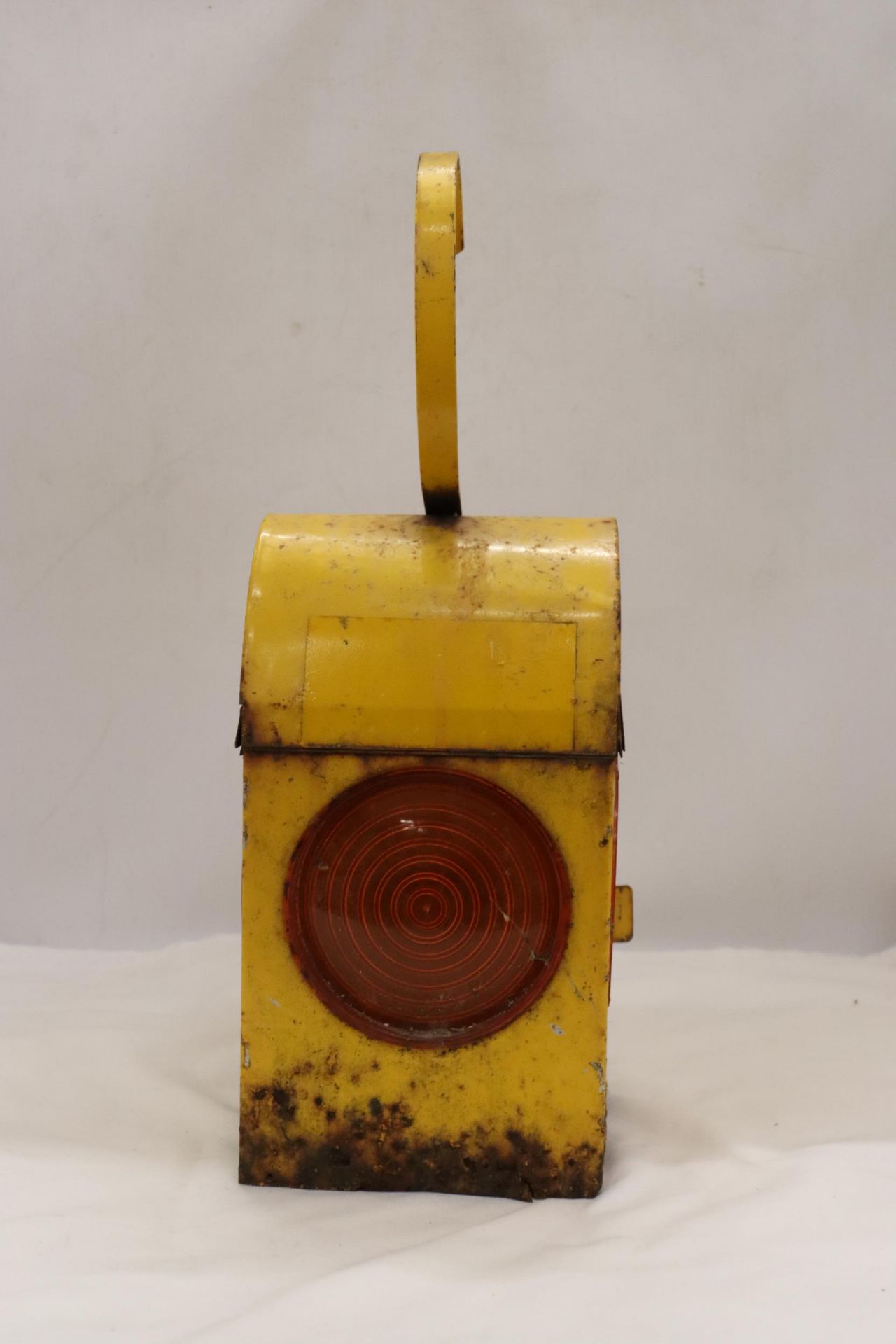A VINTAGE CHALWYN ROAD/RAIL LAMP - Image 2 of 5
