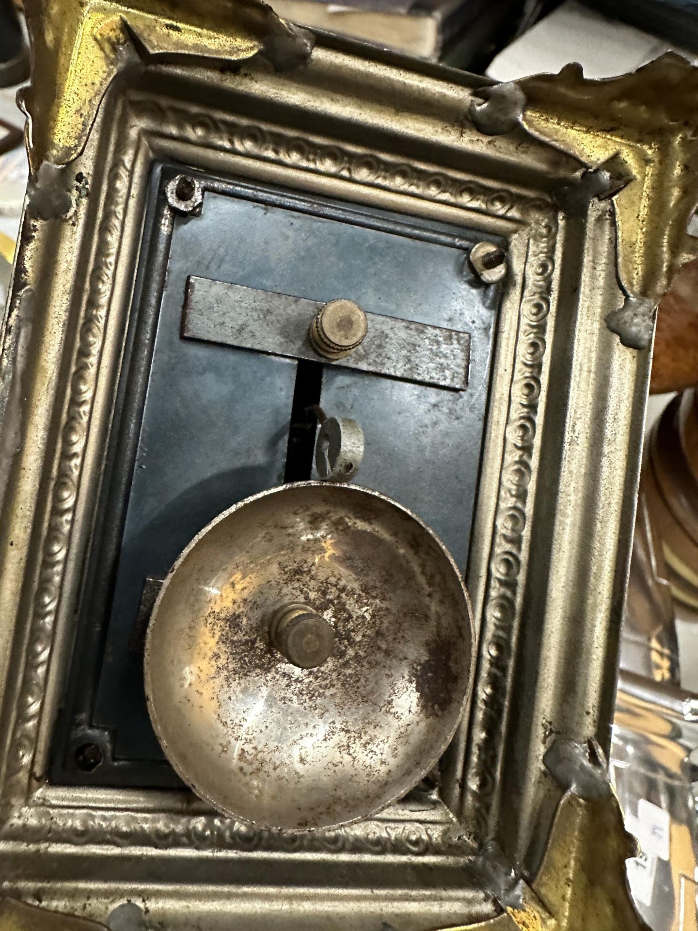 AN ORNATE VINTAGE ALARM CARRIAGE CLOCK WITH LION HANDLE DECORATION TO THE SIDES - POSSIBLY AN - Image 9 of 9