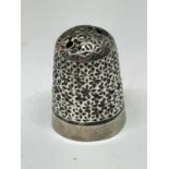A CHARLES HORNER HALLMARKED CHESTER SILVER THIMBLE