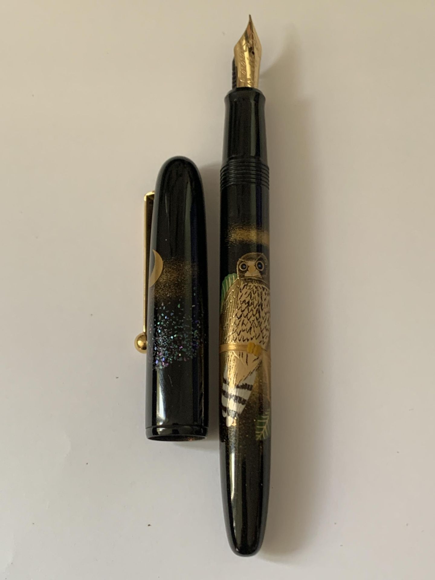 A NAMIKI OWL DESIGN FOUNTAIN PEN WITH 18 CARAT GOLD NIB - Image 6 of 7