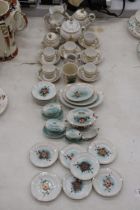 A VINTAGE DOLL'S TEASET AND DINNER SERVICE TO INCLUDE PLATES, CUPS, SAUCERS, TEAPOT, ETC