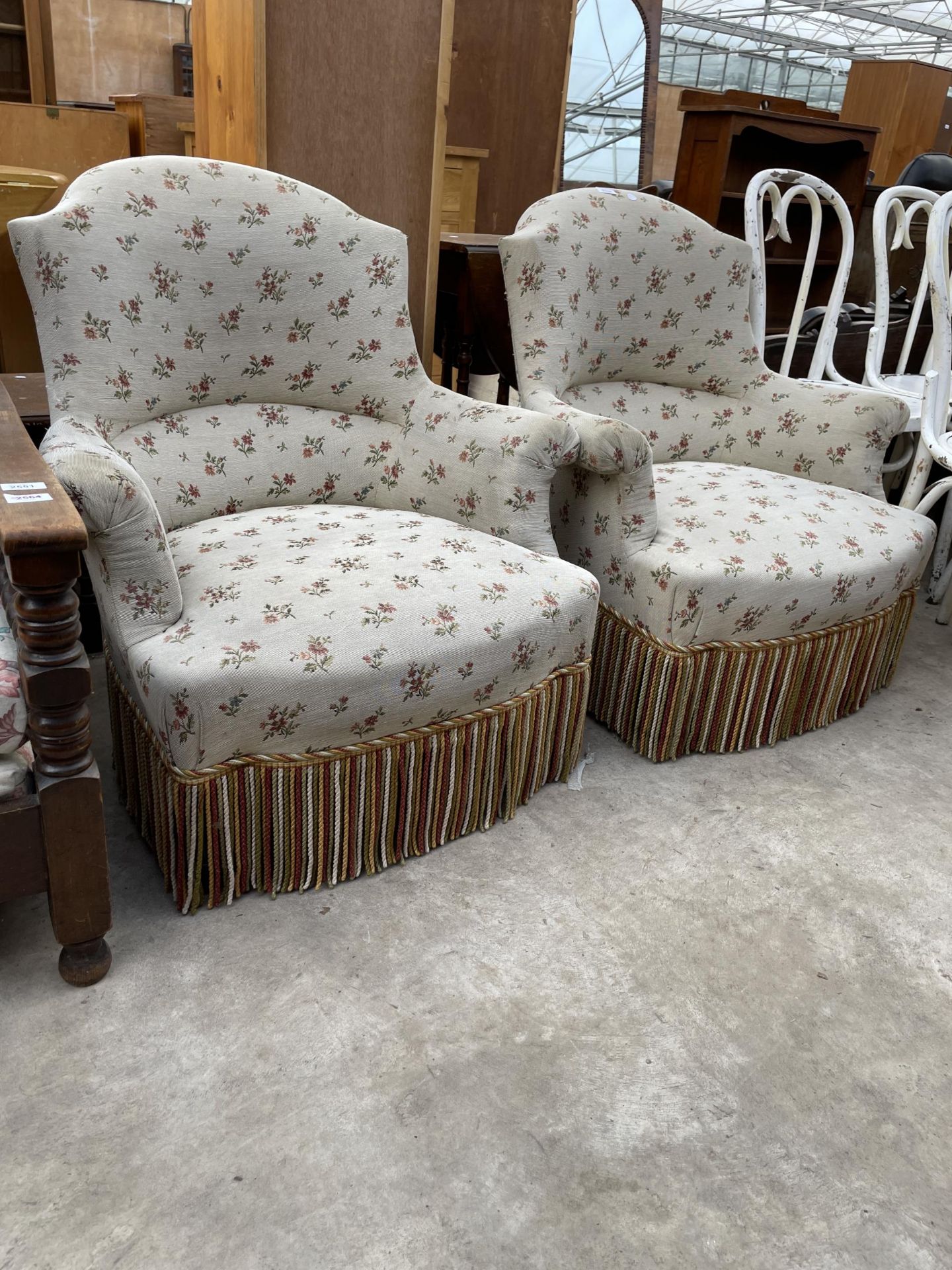 A PAIR OF LATE VICTORIAN SPRUNG AND UPHOLSTERED EASY CHAIRS - Image 2 of 4