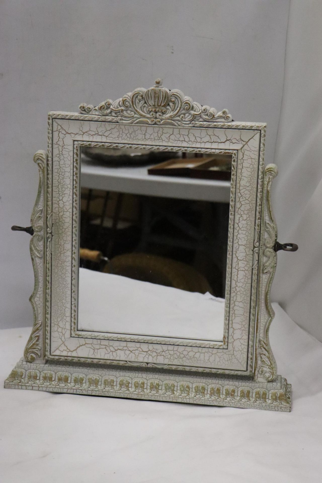 A DRESSING TABLE MIRROR AND A DOUBLE SIDED SHAVING MIRROR - Image 3 of 5