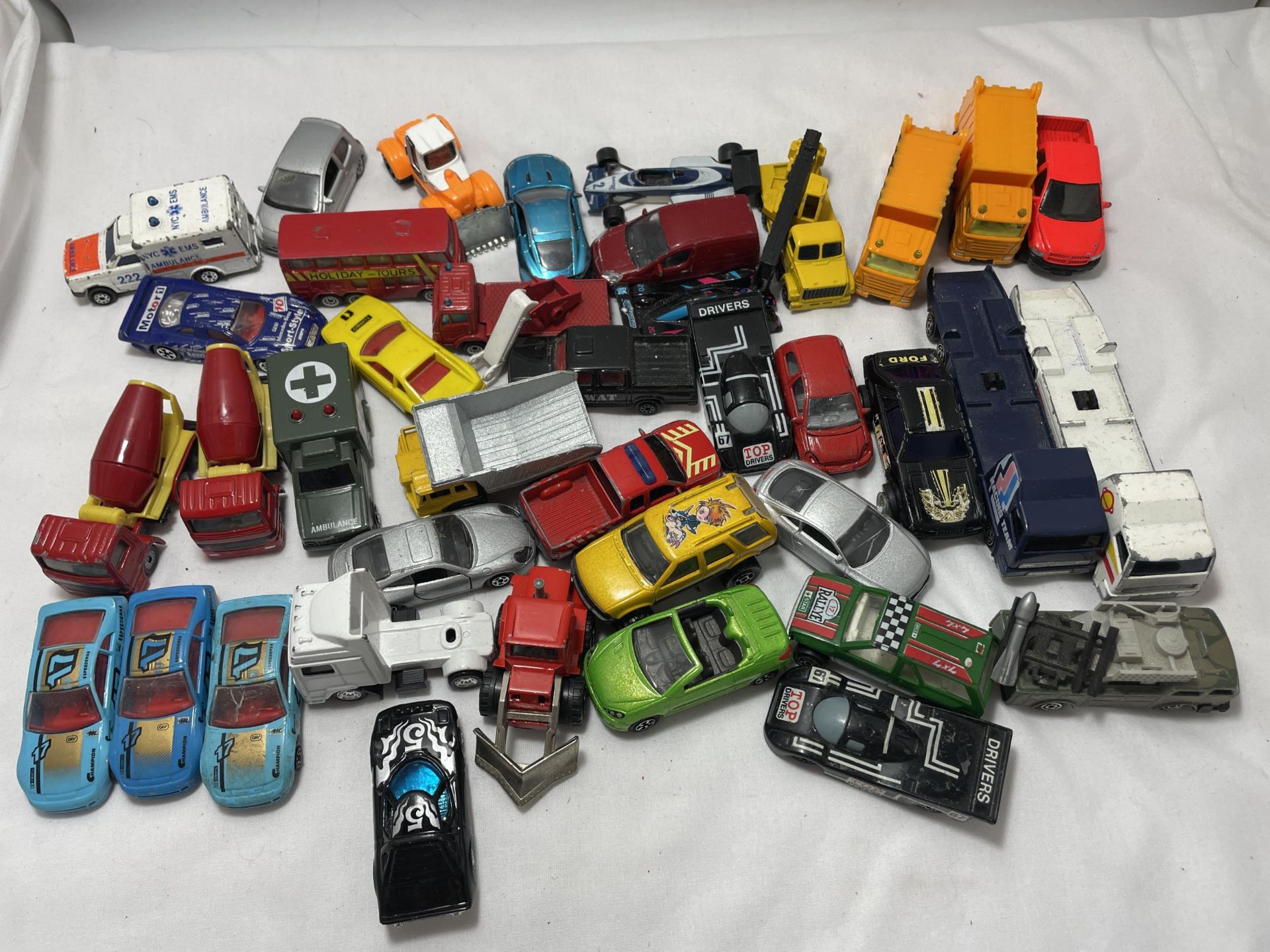 A LARGE COLLECTION OF DIECAST TOY VEHICLES TO INCLUDE SIKU AND MAJORETTE