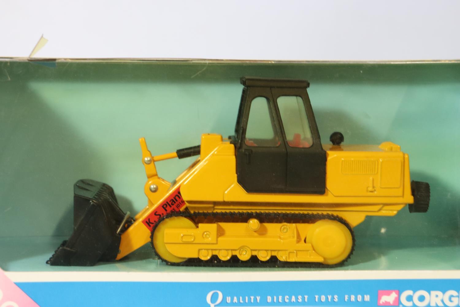A DIECAST CORGI 66401 KS PLANT HIRE LOADER FULLY FUNCTIONING AND OPERATING BUCKET - Image 5 of 5