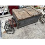 A VINTAGE WOODEN TOOL CHEST WITH AN ASSORTMENT OF TOOLS TO INCLUDE FILES AND A FUEL CAN ETC