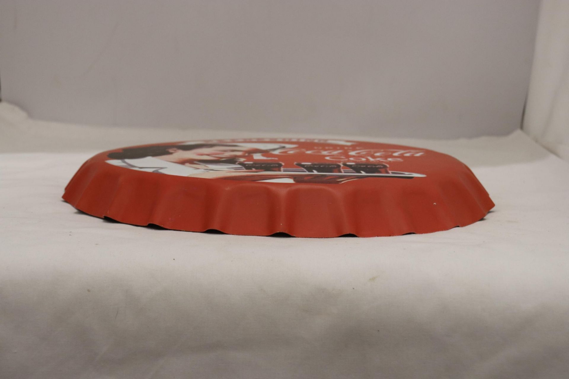 A LARGE COCA-COLA METAL BOTTLE TOP ADVERTISING PLAQUE - Image 2 of 4
