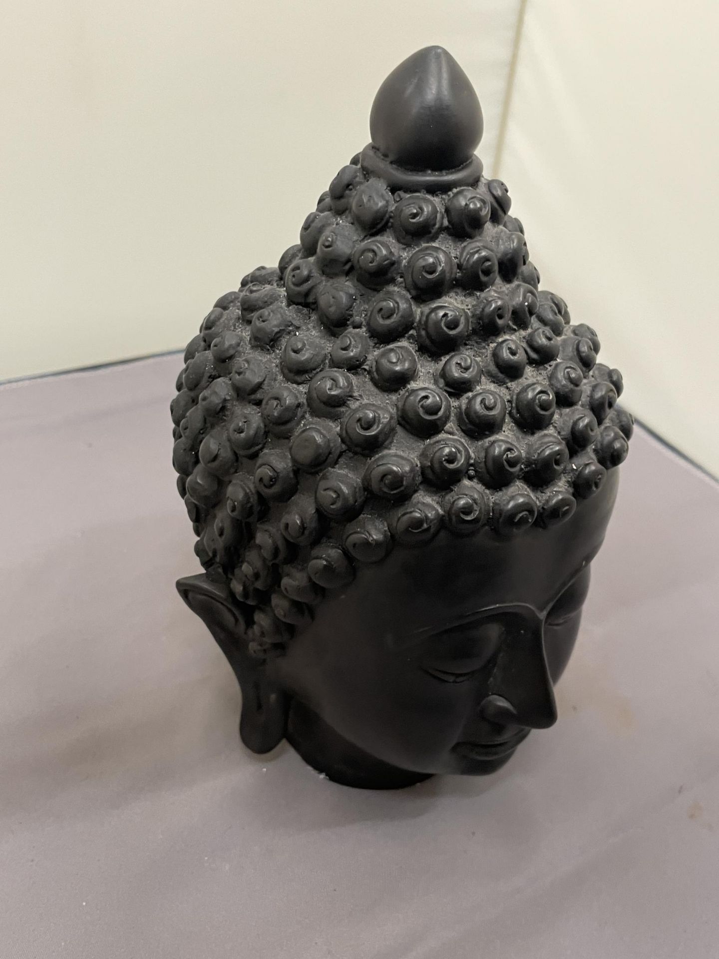 A HEAVY BUDDAH'S HEAD BUST, HEIGHT APPROX 19CM - Image 3 of 3