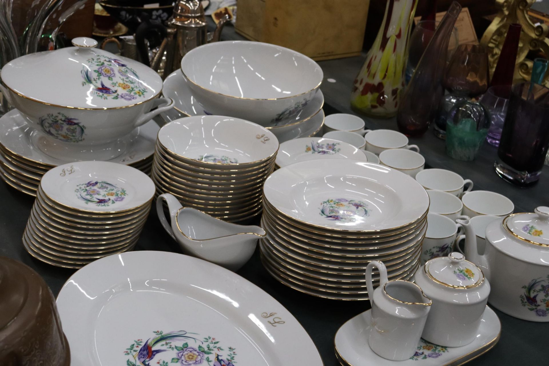 A LARGE LIMOGES DINNER SERVICE WITH BIRDS OF PARADISE DESIGN TO INCLUDE, VARIOUS SIZES OF PLATES, - Image 2 of 12