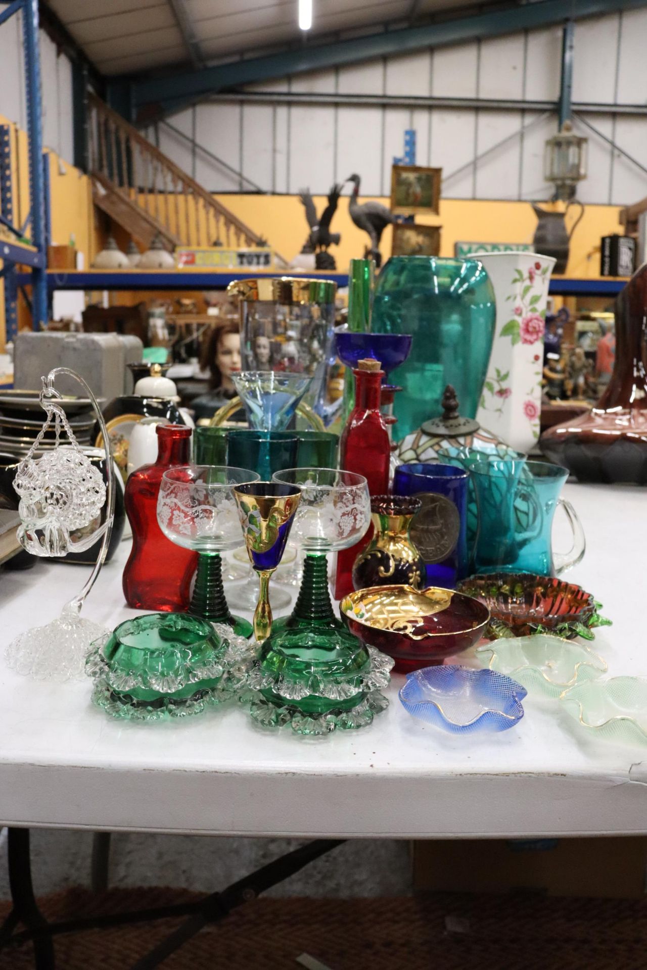 A LARGE QUANTITY OF COLOURED GLASS TO INCLUDE VASES, WINE GLASSES, CANDLE HOLDERS, ETC., - Image 3 of 10