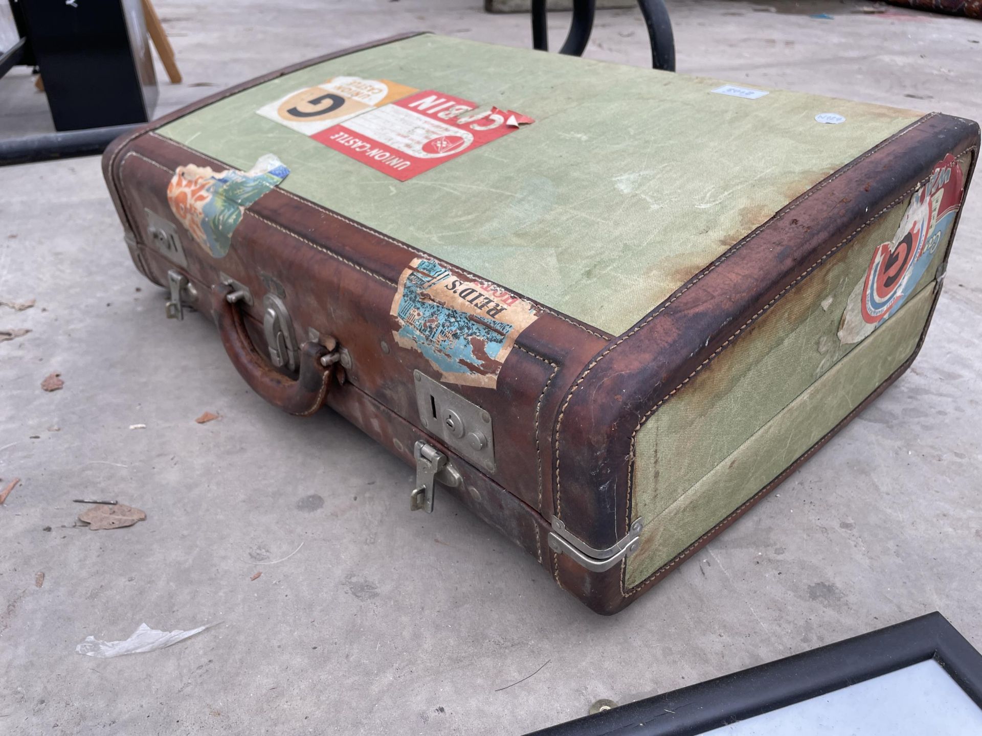 A VINTAGE TRAVEL CASE AND A FRAMED FOOTBALL PROGRAMME COVERS - Image 5 of 6