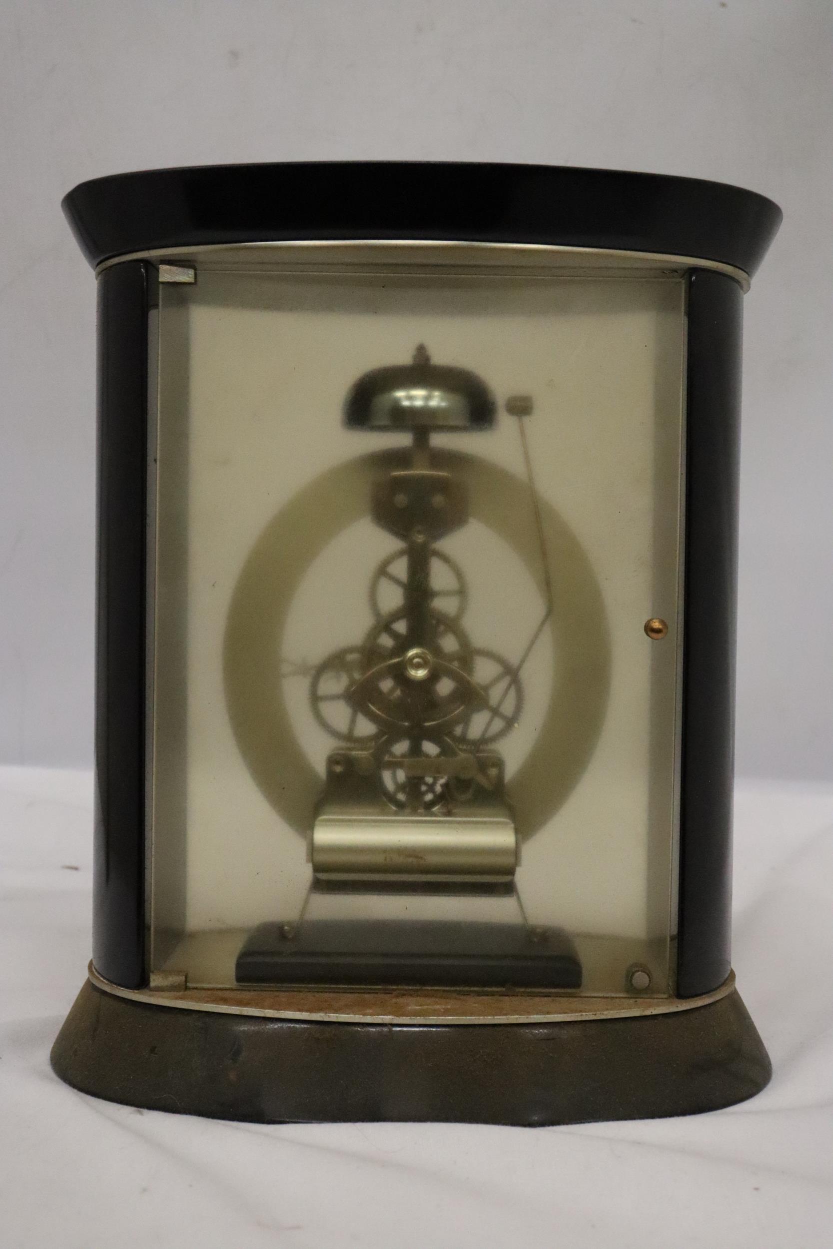 A DAVID PETERSON STYLE OVAL GLASS AND MAHOGANY SKELETON CLOCK WITH PASSING STRIKE MOVEMENT HEIGHT - Image 3 of 8