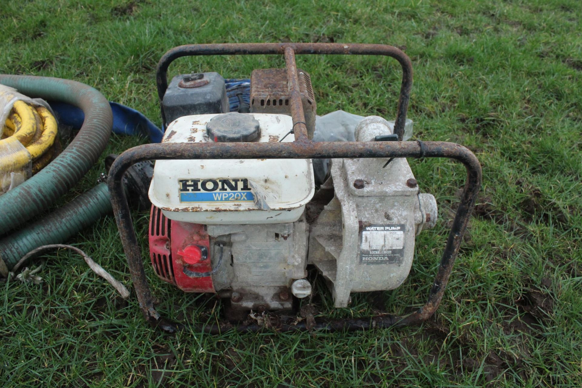 HONDA WATER PUMP WITH PIPES AND FITTINGS + VAT - Image 2 of 4