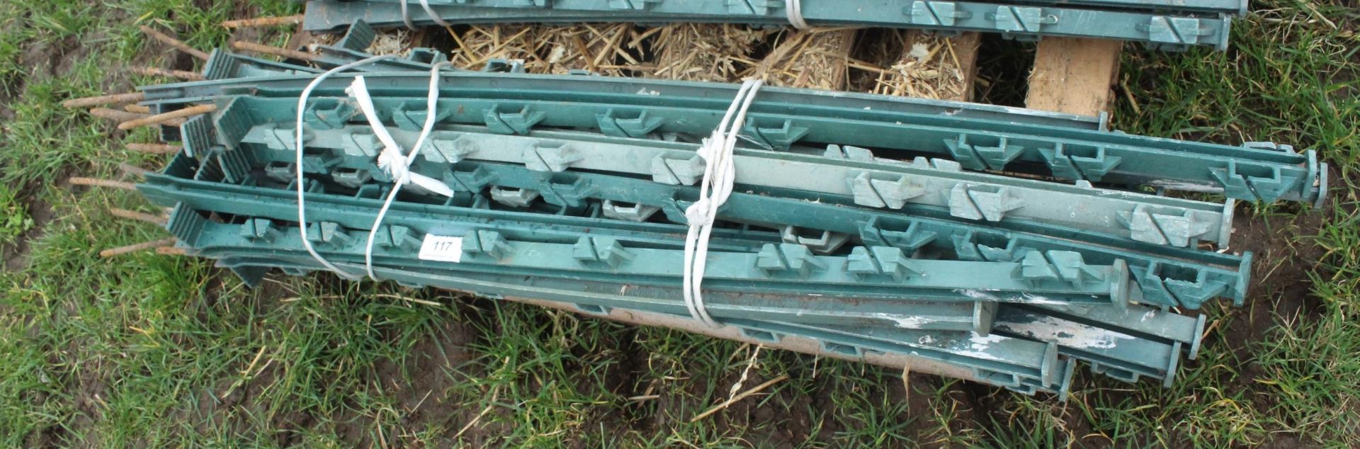 20 PLASTIC ELECTRIC FENCE POSTS + VAT