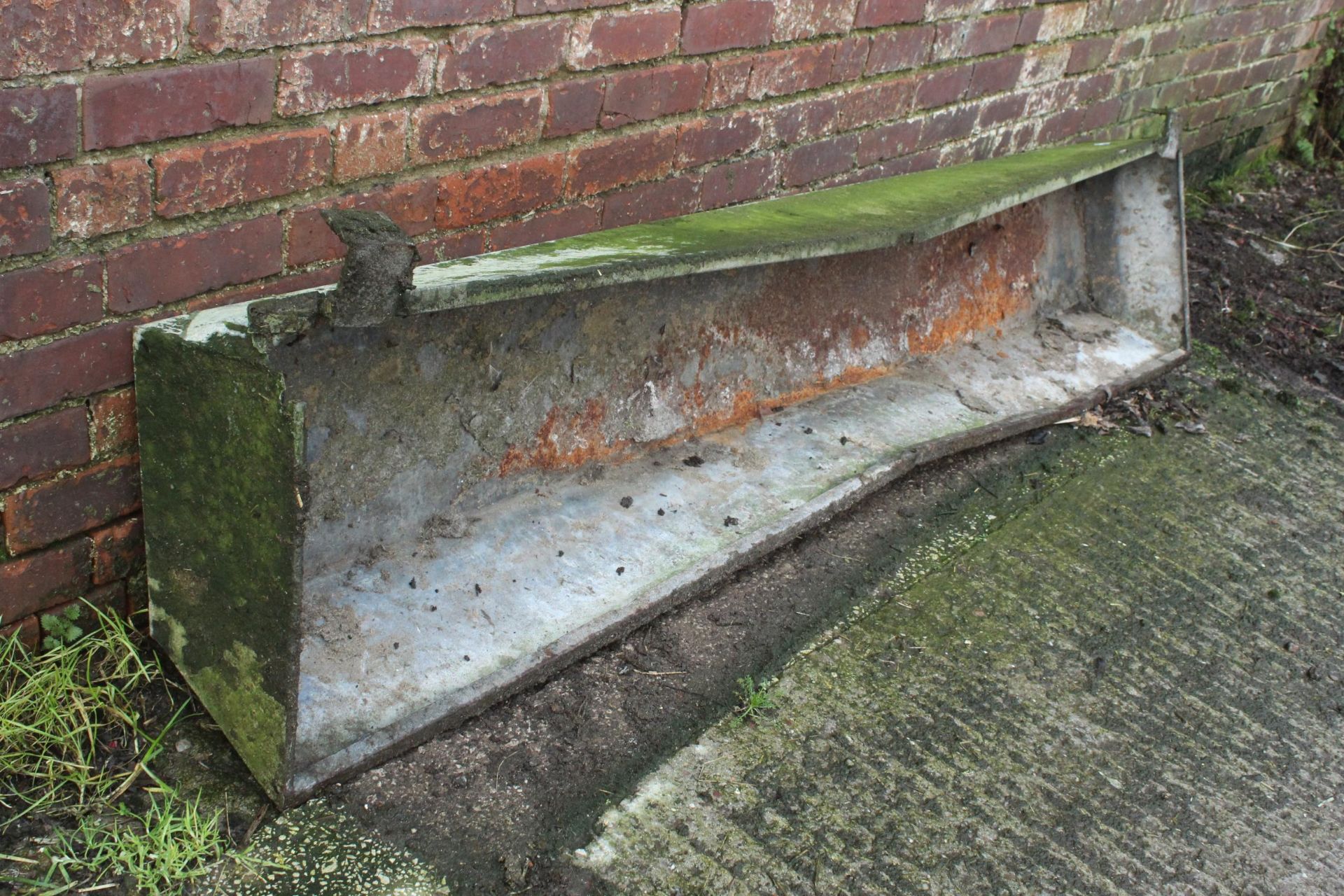 HANG ON CATTLE TROUGH + VAT - Image 2 of 2