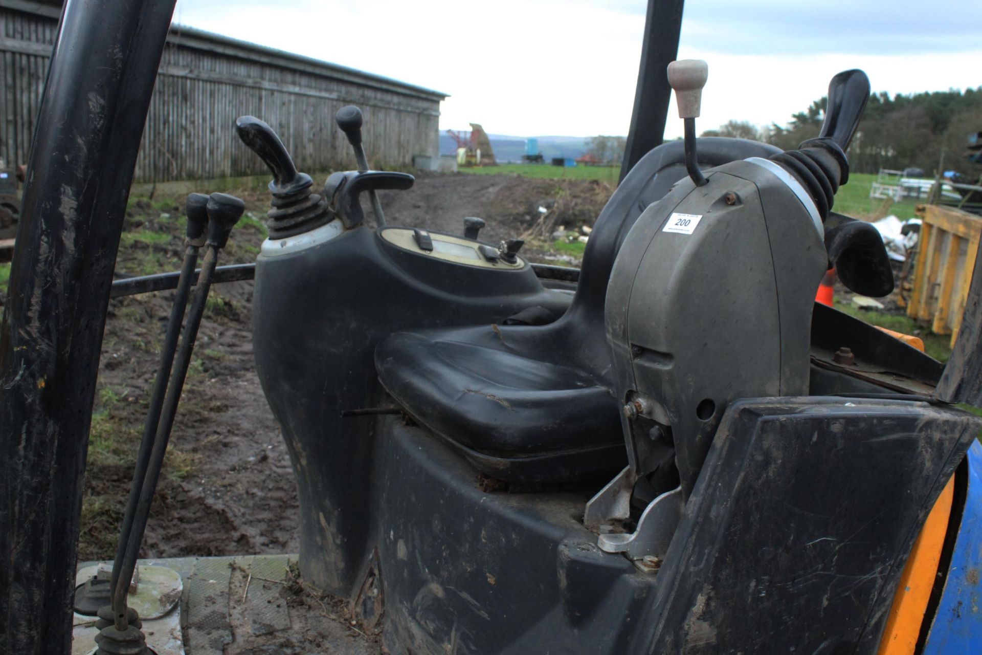 2007 JCB 1.4T EXCAVATOR WITH 3 BUCKETS SERIAL NO. JCB 09014H71283352 PRODUCT NO. 1283352 COMPLETE - Image 7 of 8