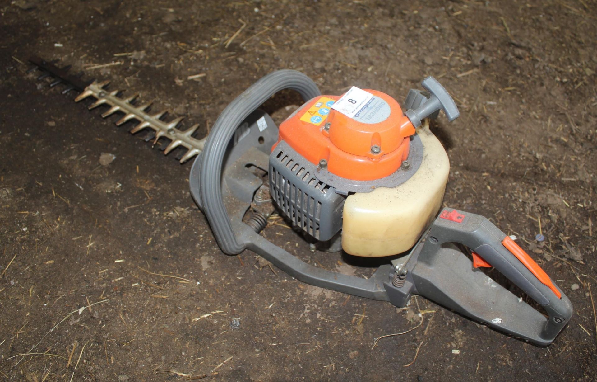 HUSQVARNA 123-HD60 HEDGE CUTTER + VAT