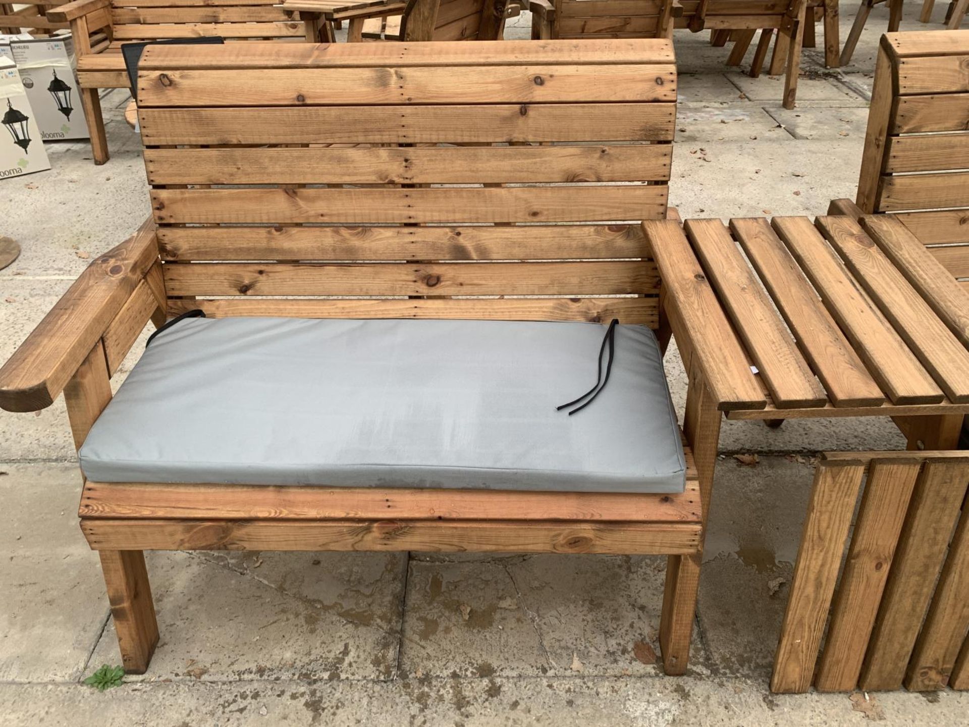 AN AS NEW EX DISPLAY CHARLES TAYLOR GARDEN FURNITURE SET TO INCLUDE A TWO SEATER BENCH, SINGLE - Image 3 of 5