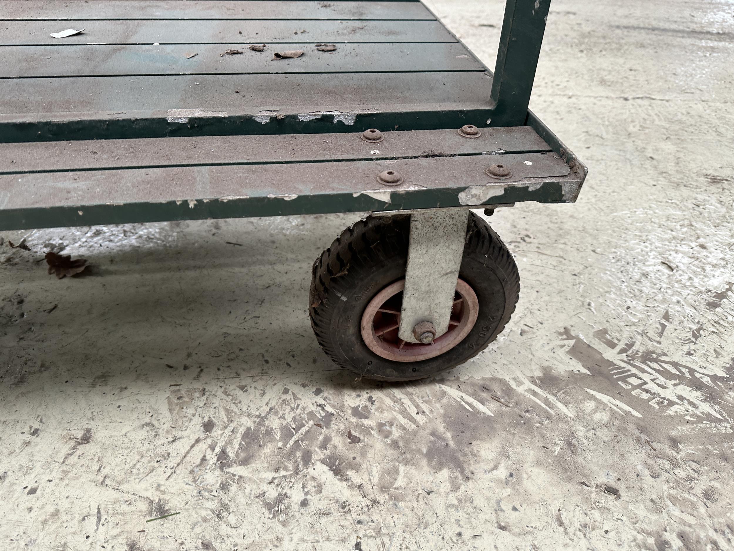 A SMALL FOUR WHEELED TROLLEY - Image 2 of 4