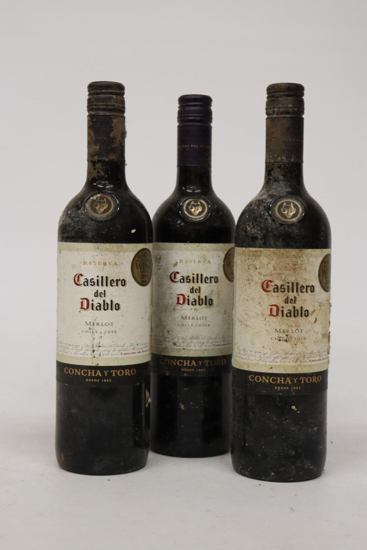 THREE BOTTLES OF RED RESERVA CASILLERO DEL DIABLO - MERLOT CHILEAN 2016 - 13.5 PER CENT