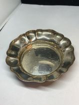 A HALLMARKED BIRMINGHAM SILVER CIRCULAR DISH WITH FLUTED EDGE GROSS WEIGHT 75.1 GRAMS