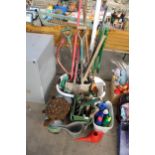 AN ASSORTMENT OF ITEMS TO INCLUDE GARDEN TOOLS AND FENCE PAINT ETC
