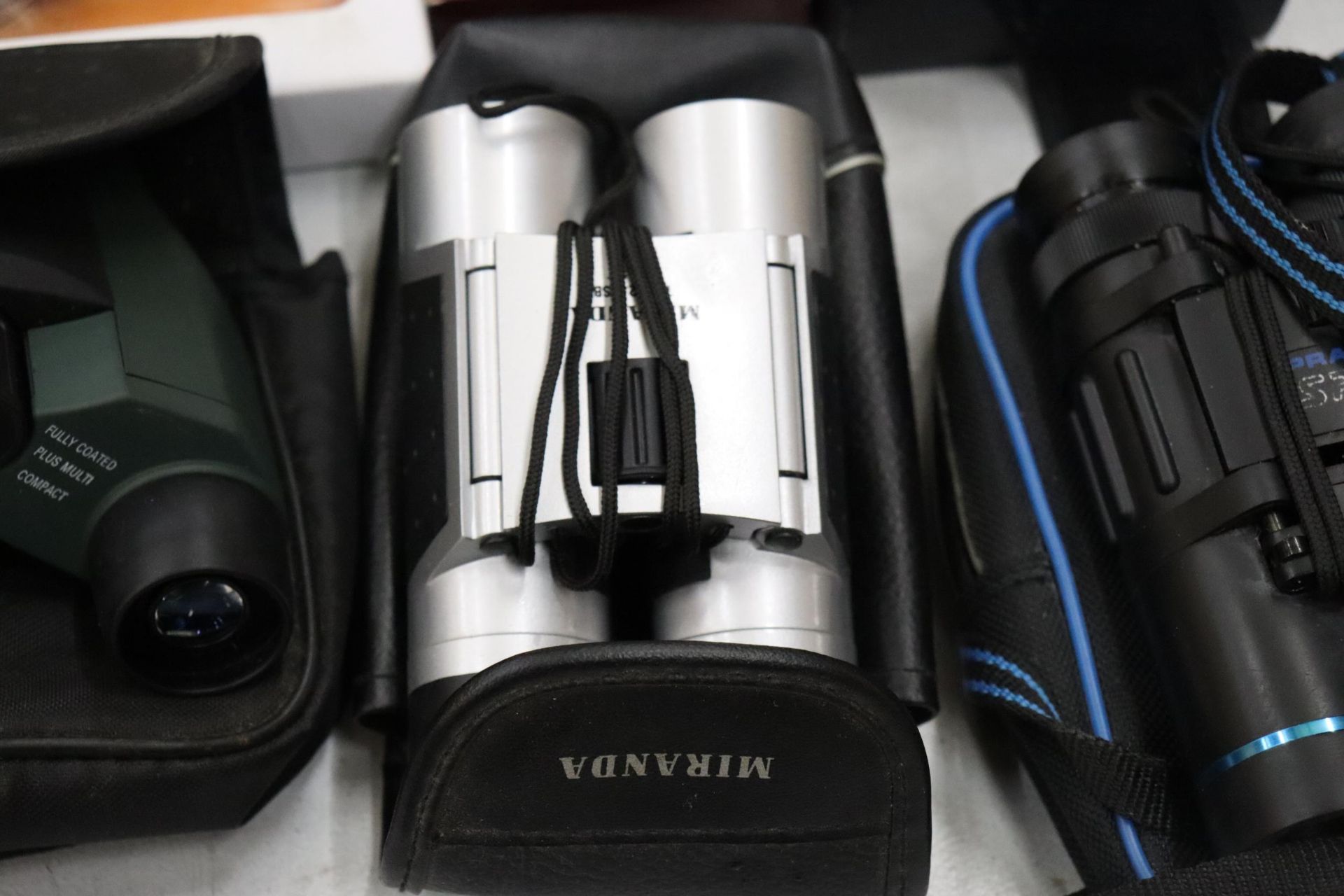 THREE PAIRS OF BINOCULARS TO INCLUDE MIRANDA AND PRAKTICA, HIP FLASKS, A MULTI-TOOL AND A MANICURE - Image 8 of 11