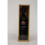 A BOTTLE OF TAYLORS 4XX FIRST ESTATE RESERVE PORT