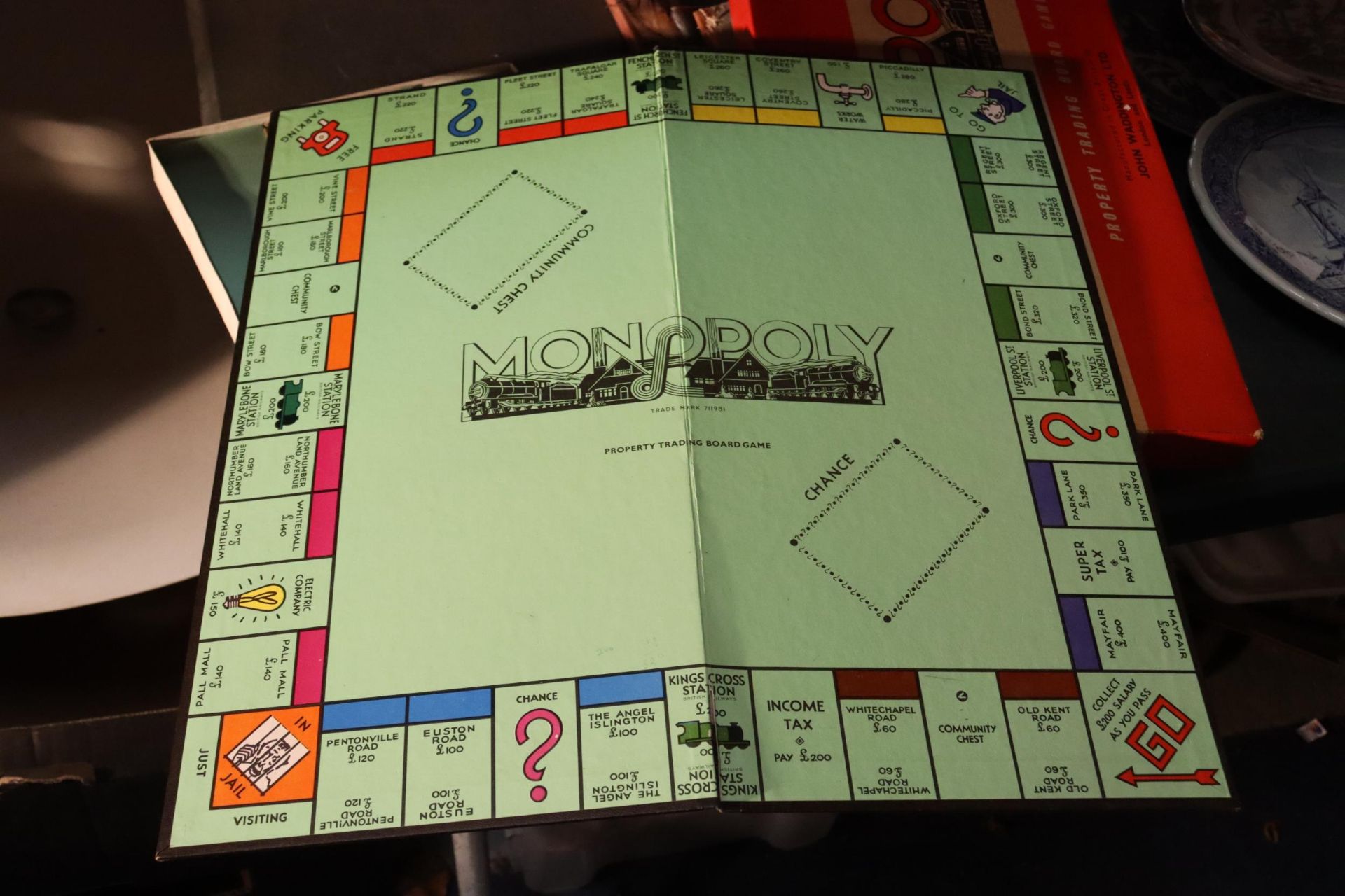 TWO VINTAGE GAMES TO INCLUDE MONOPOLY AND DRAUGHTS - Image 6 of 8