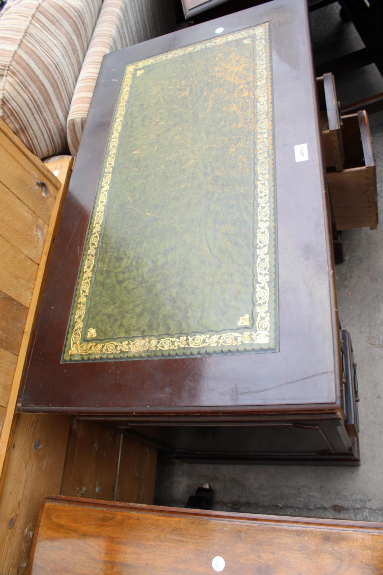 A TWIN PEDESTAL DESK WITH INSET LEATHER TOP 37" X 21" - Image 4 of 4