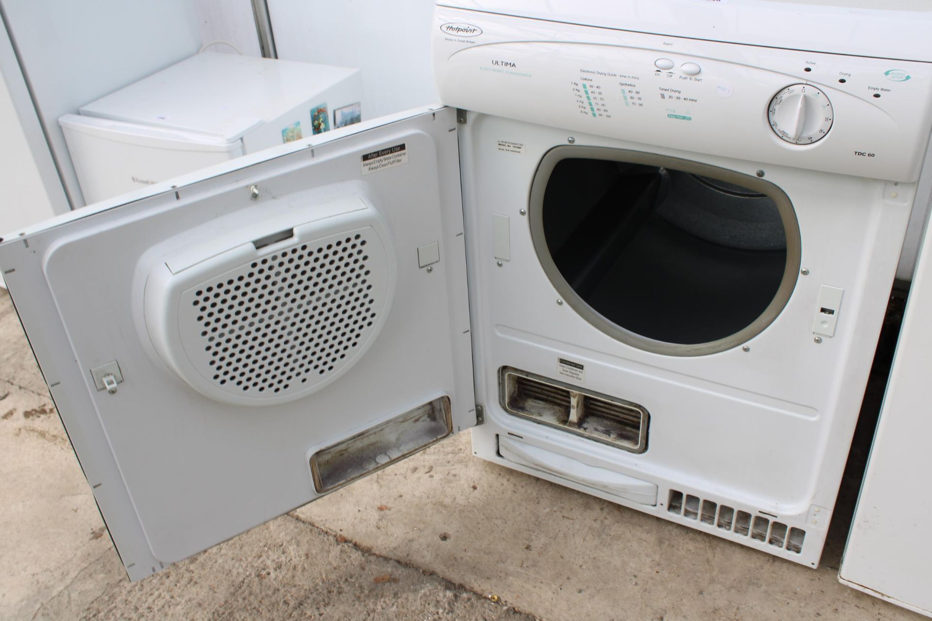 A WHITE HOTPOINT CONDENSER DRYER - Image 2 of 2