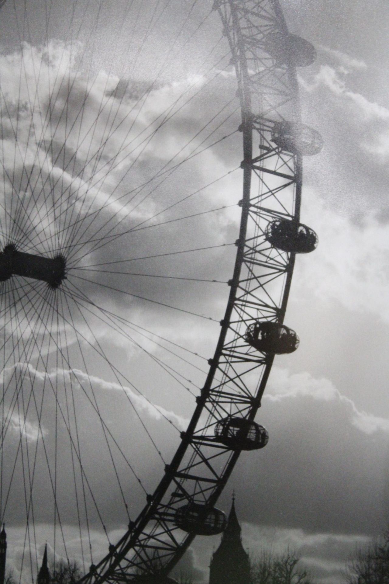 A LARGE LIMITED EDITION 9/200 PRINT OF THE LONDON EYE, 63CM X 70CM - Image 2 of 4