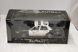 AN AUTO ART, POLICE DIVISION CAR, SCALE 1:18, AS NEW IN BOX