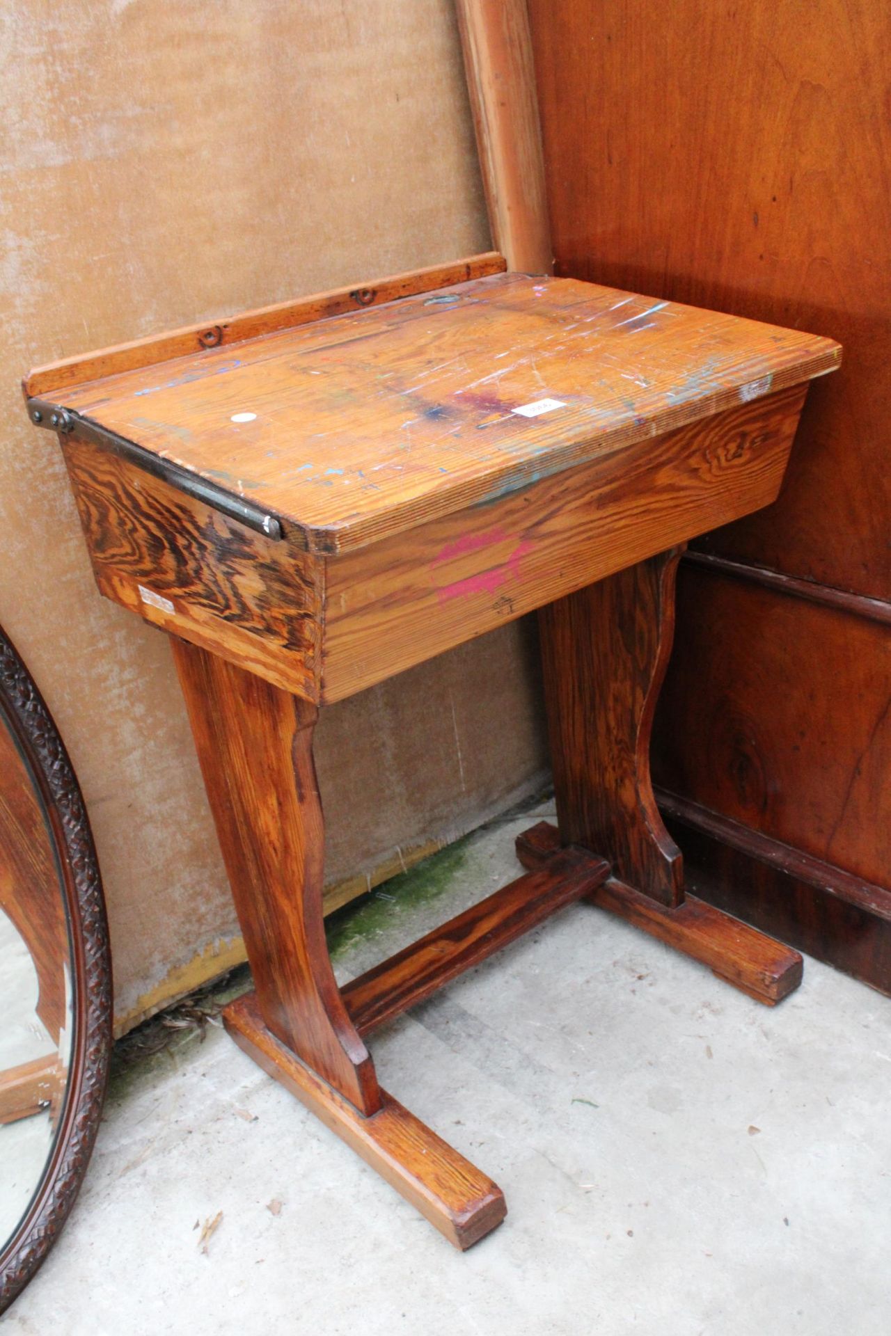 A VICTORIAN PINE CHILDS DESK - Image 2 of 3