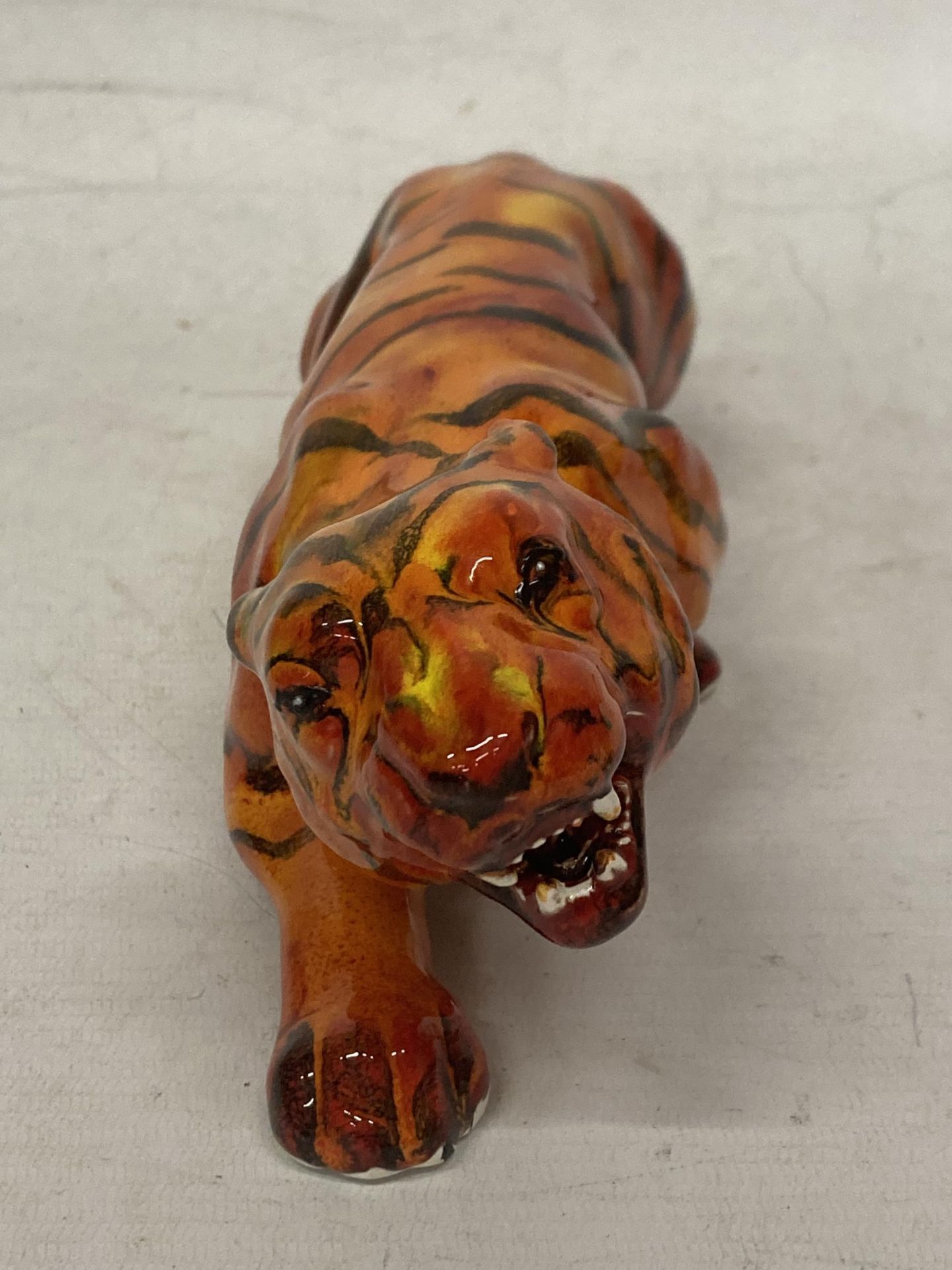 AN ANITA HARRIS TIGER SIGNED IN GOLD - Image 2 of 4