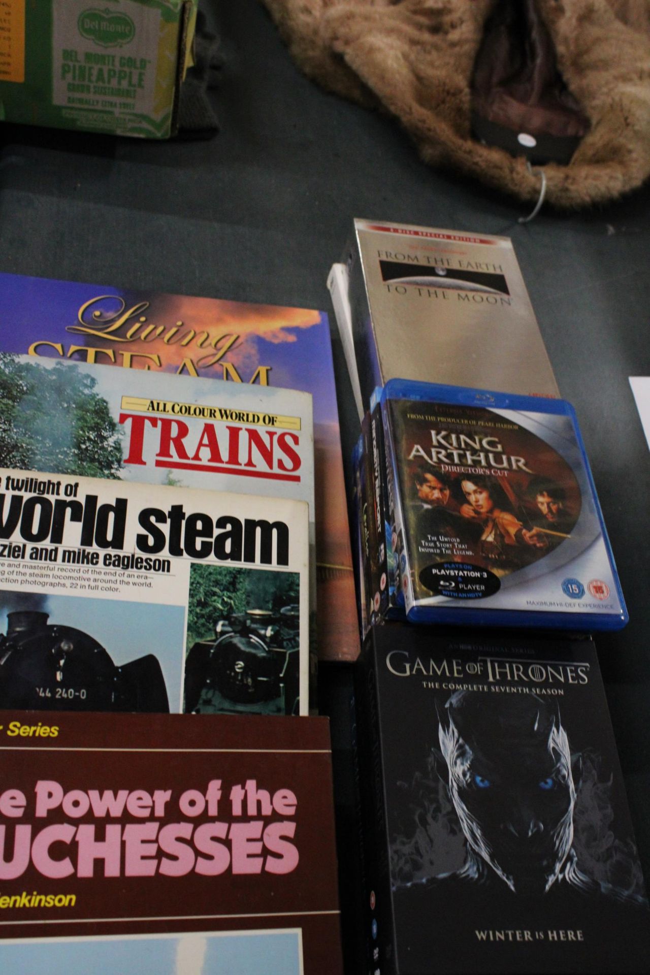 A QUANTITY OF BLU-RAYS, TO INCLUDE GAME OF THRONES TOGETHER WITH FOUR HARDBACK RAILWAY BOOKS - Bild 2 aus 4