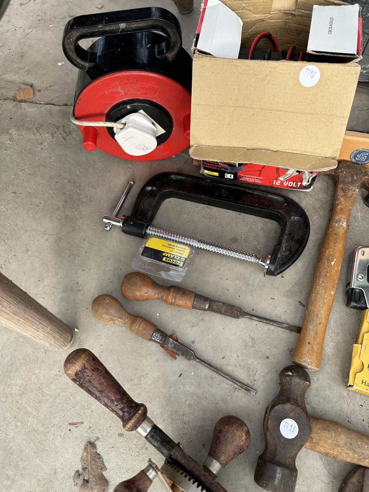 AN ASSORTMENT OF TOOLS TO INCLUDE HAMMERS, A G CLAMP AND STILSENS ETC - Image 3 of 3