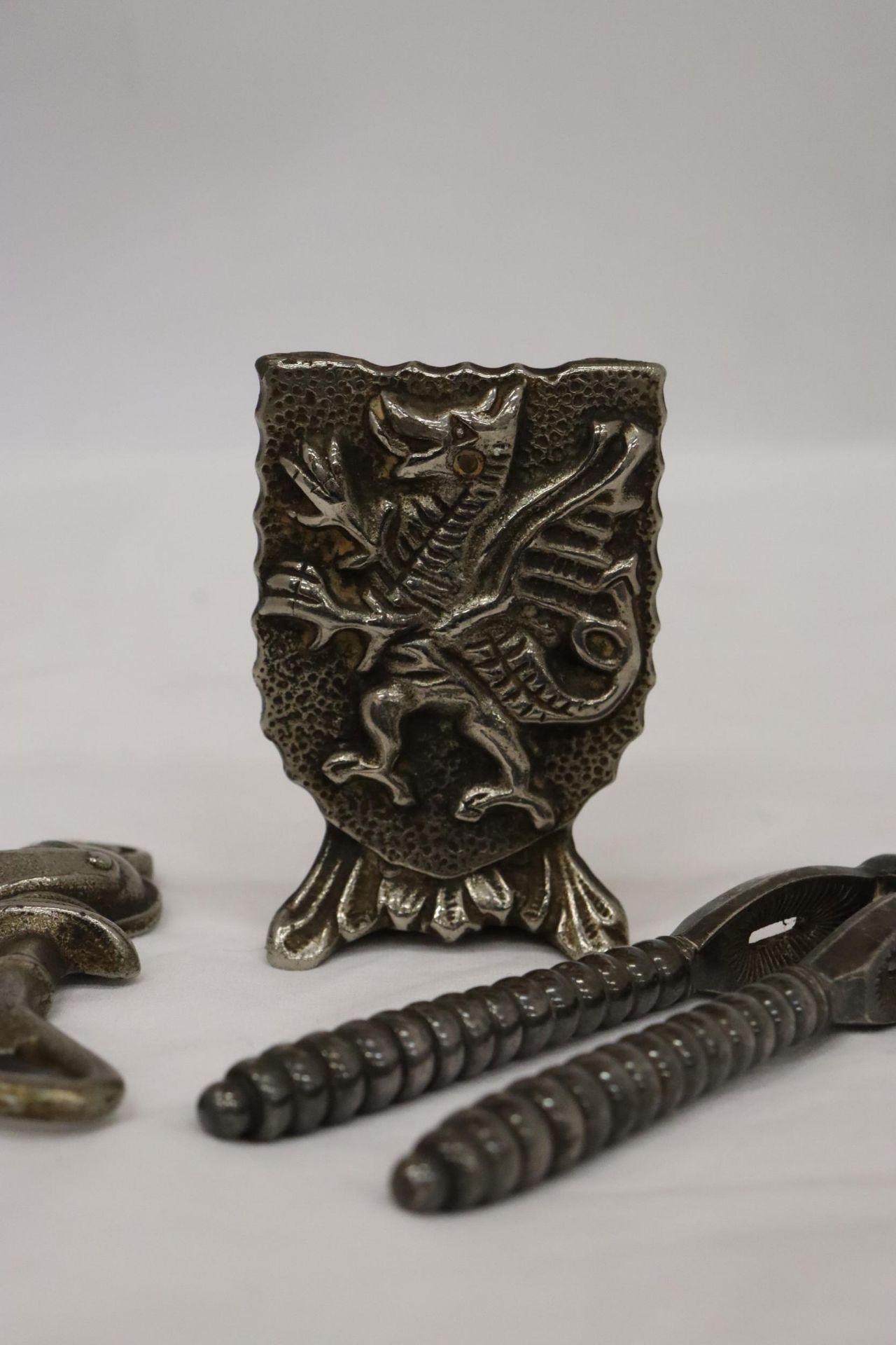 A GRYPHON DOOR STOP TOGETHER WITH A KNIGHT BOTTLE OPENER AND VICTORIAN NUT CRACKER - Image 4 of 7