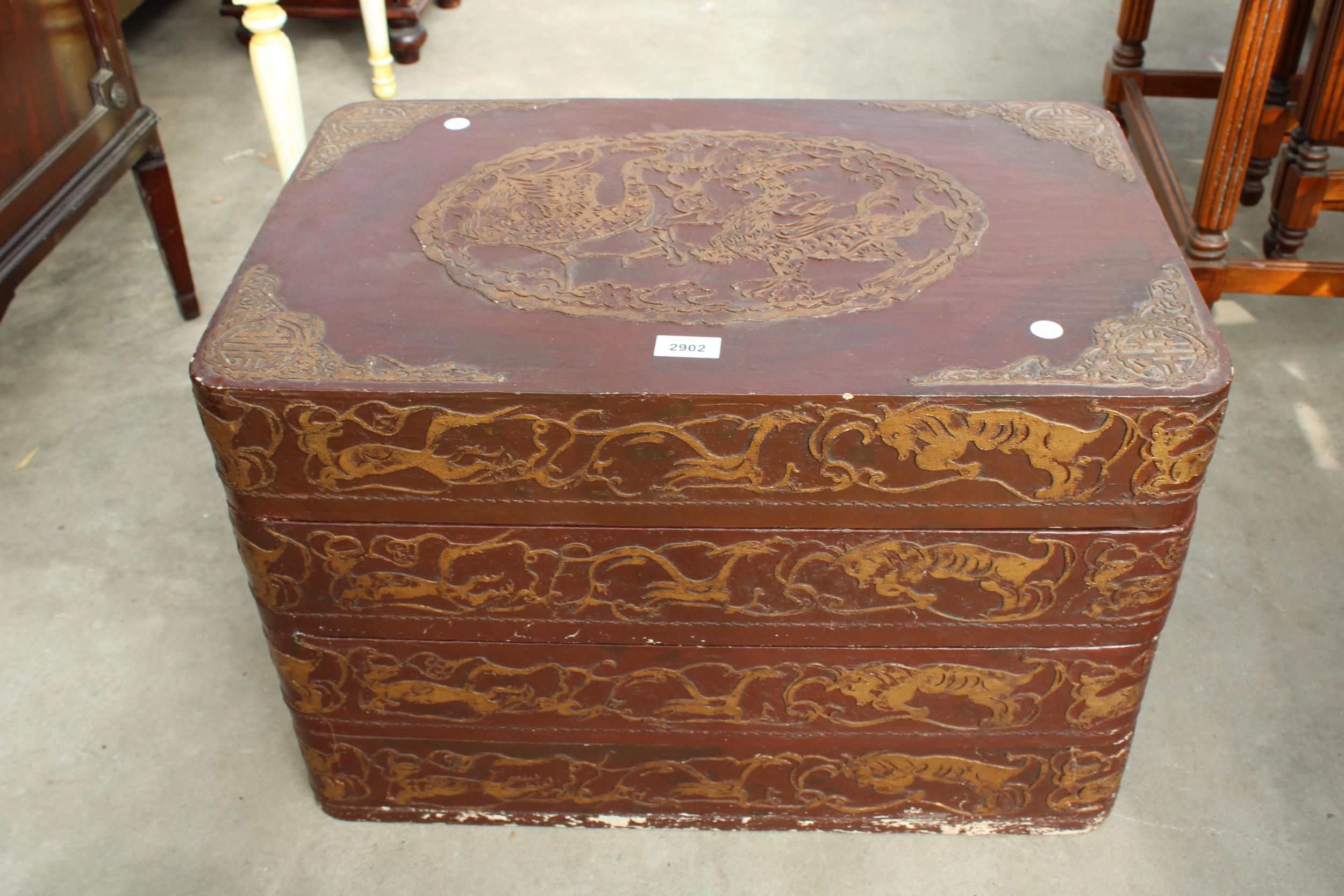 AN ORIENTAL FOUR DIVISION STACKING STORAGE BOXES WITH RAISED GILT DECORATION 24" X 15" AND 16" HIGH - Image 2 of 6