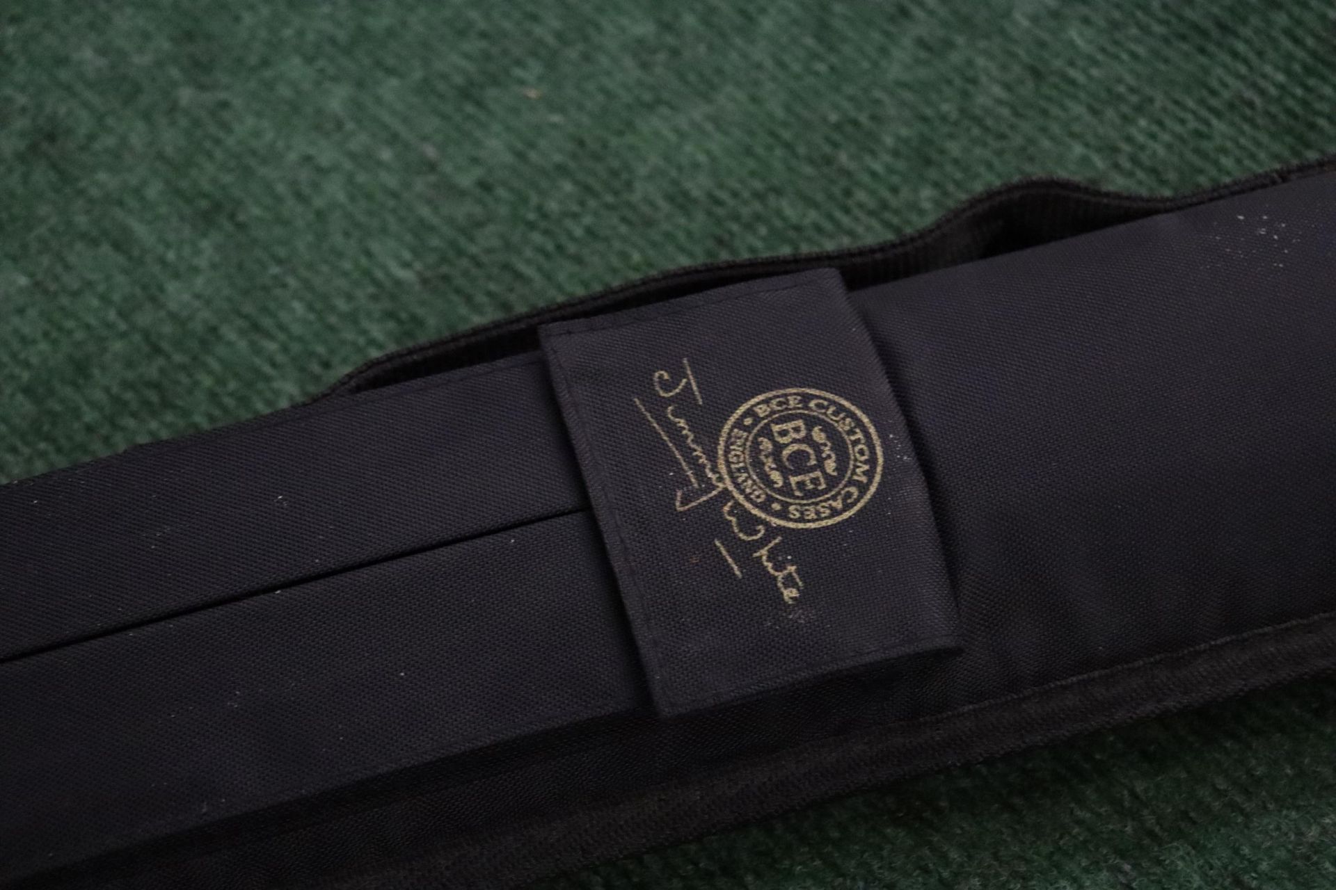 A SNOOKER/POOL CUE IN A JIMMY WHITE SOFT CASE - Image 6 of 8