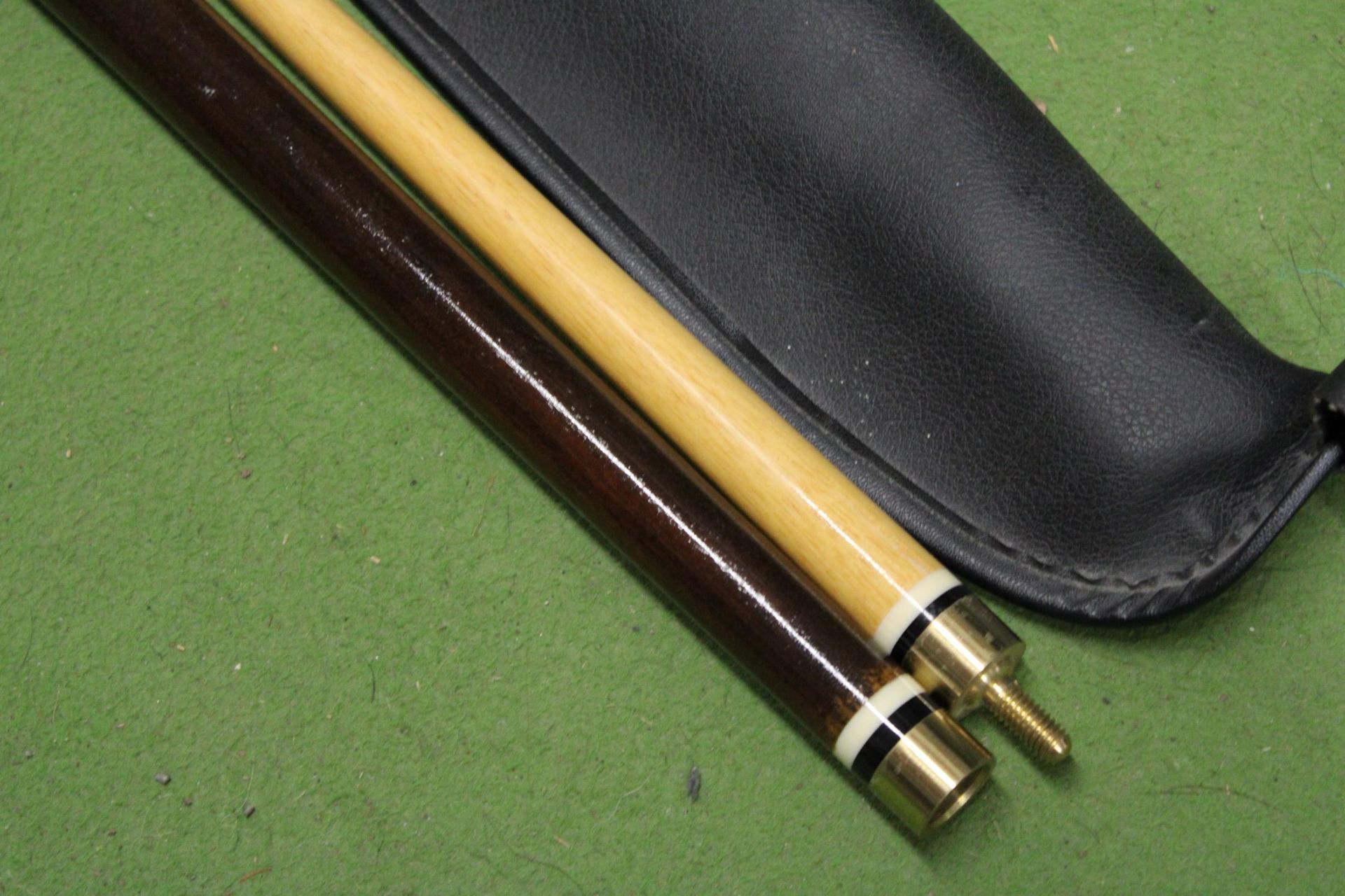 A BCE POOL/SNOOKER CUE IN A SOFT CASE - Image 3 of 6