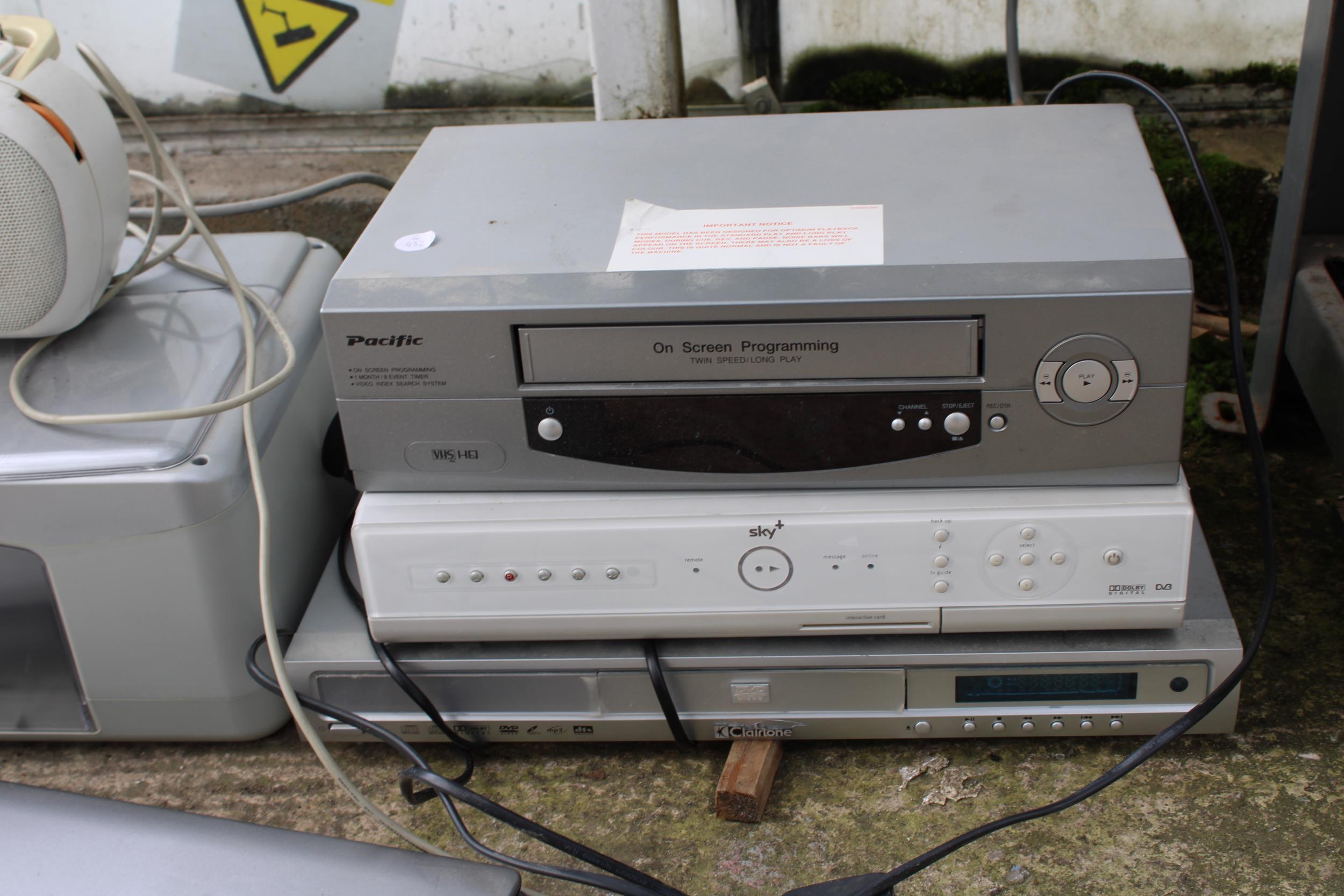 SIX ELECTRICAL ITEMS TO INCLUDE A TOSHIBA LAPTOP, VIDEO RECORDER, ETC - Image 2 of 4