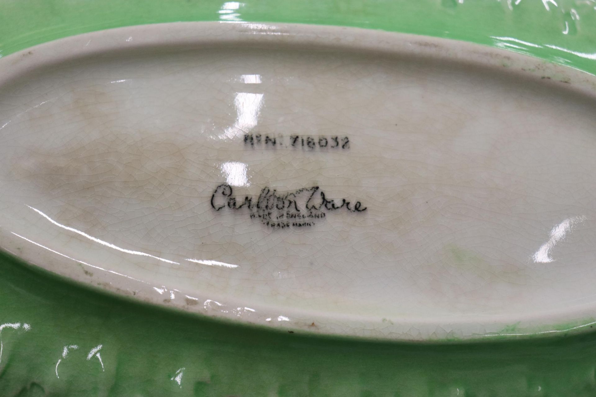 THREE LEAF SERVING BOWLS TO INLCUDE CARLTONWARE - Image 7 of 11