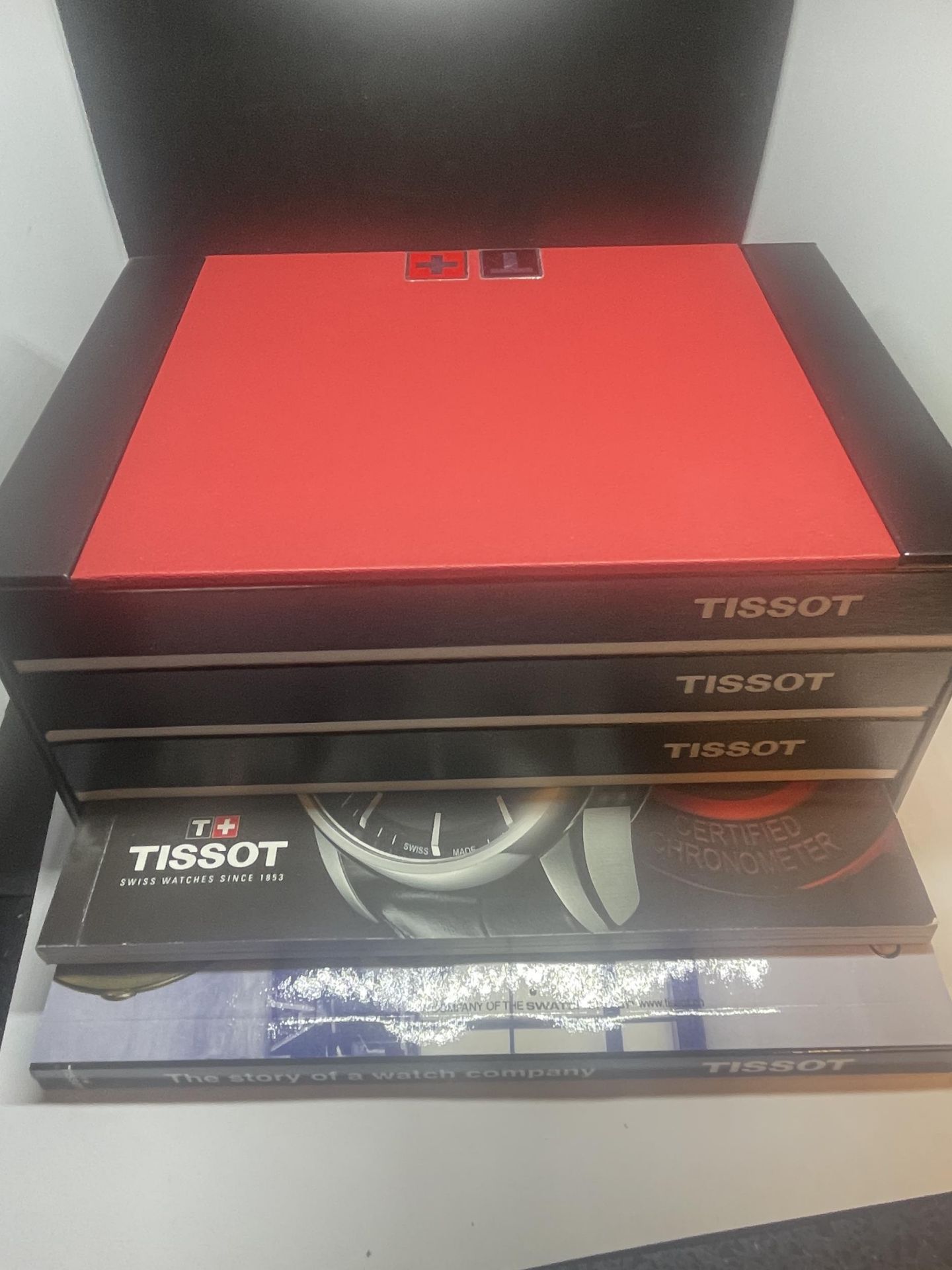 A BOXED TISSOT PR100 WRIST WATCH WITH CHROME AND YELLOW METAL STRAP WITH PEARLISED FACE - Image 5 of 5