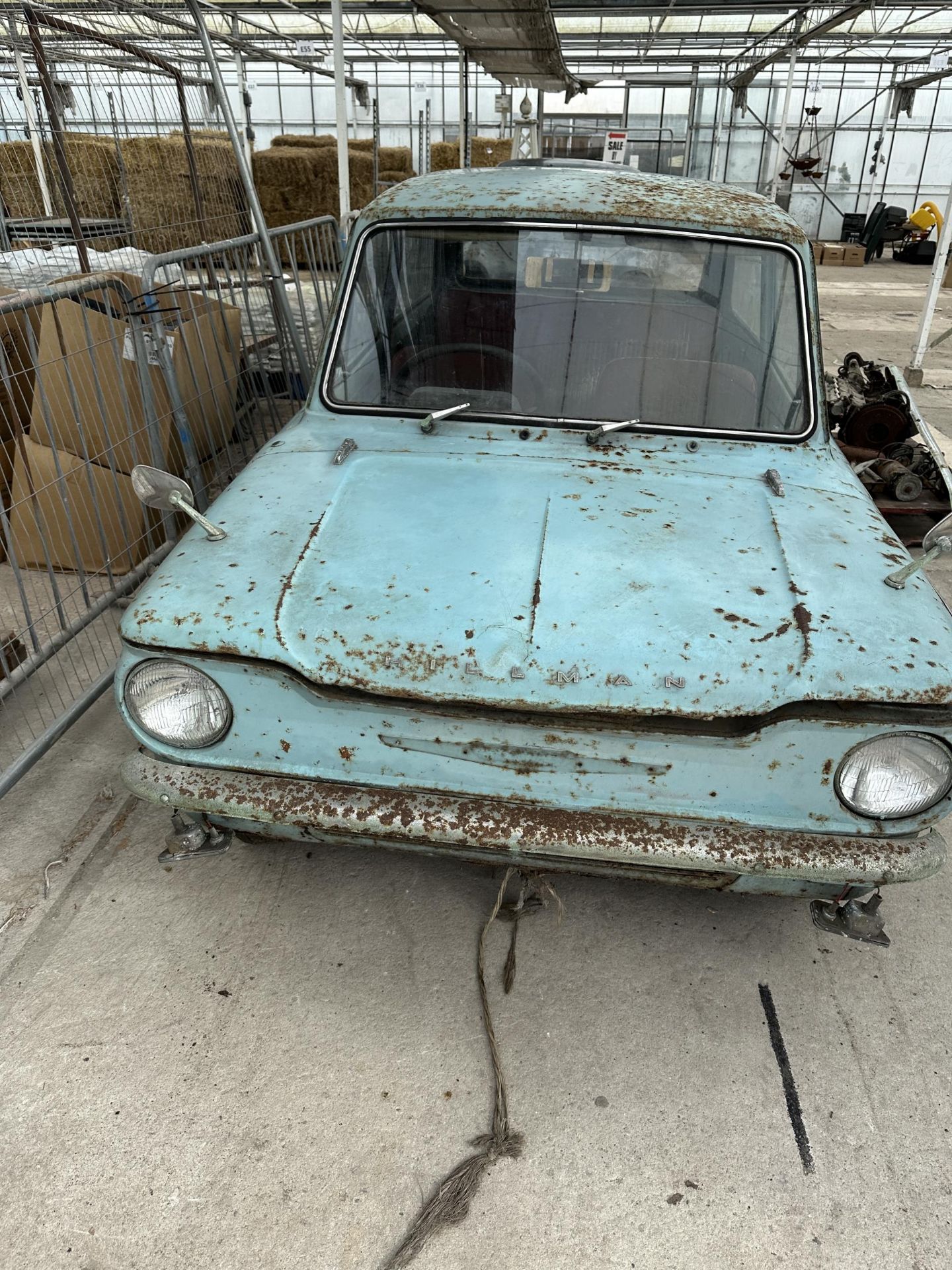 A VINTAGE HILMAN IMP BARN FIND RESTORATION PROJECT COMPLETE WITH AN ASSORTMENT OF SPARE PARTS TO - Bild 4 aus 16